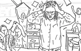 Ein leicht chaotisches Klassenzimmer mit einer überforderten Lehrerin.